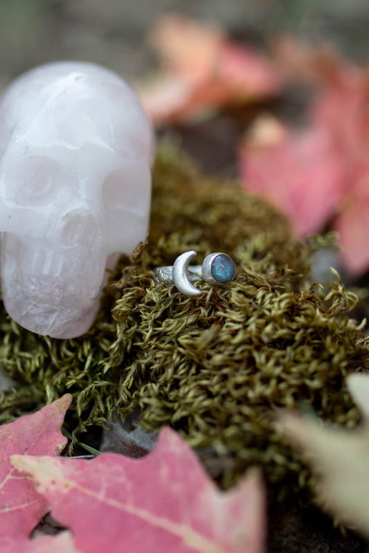 Labradorite Moon Ring - Size 7